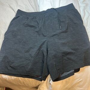 Men’s size XL lulu lemon back shorts